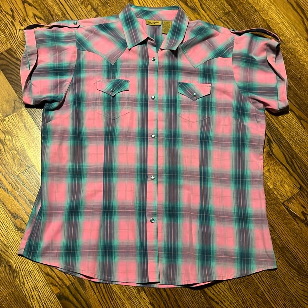 Wrangler Women’s SS Pink/Blue Plaid Pearl Snap Shirt XL